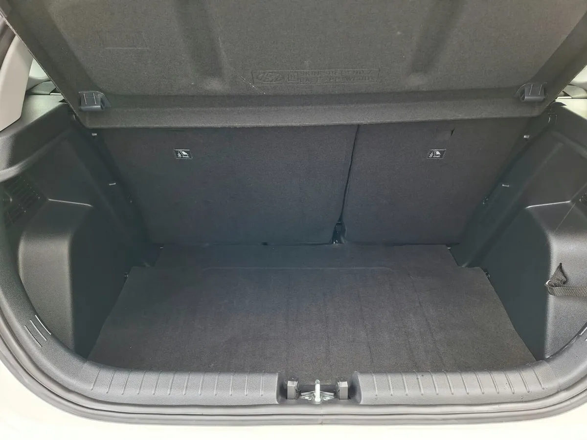 Hyundai i20 Hatchback, Petrol, 2025, White
