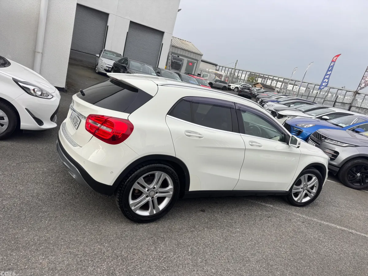 Mercedes-Benz GLA SUV, Petrol, 2016, White