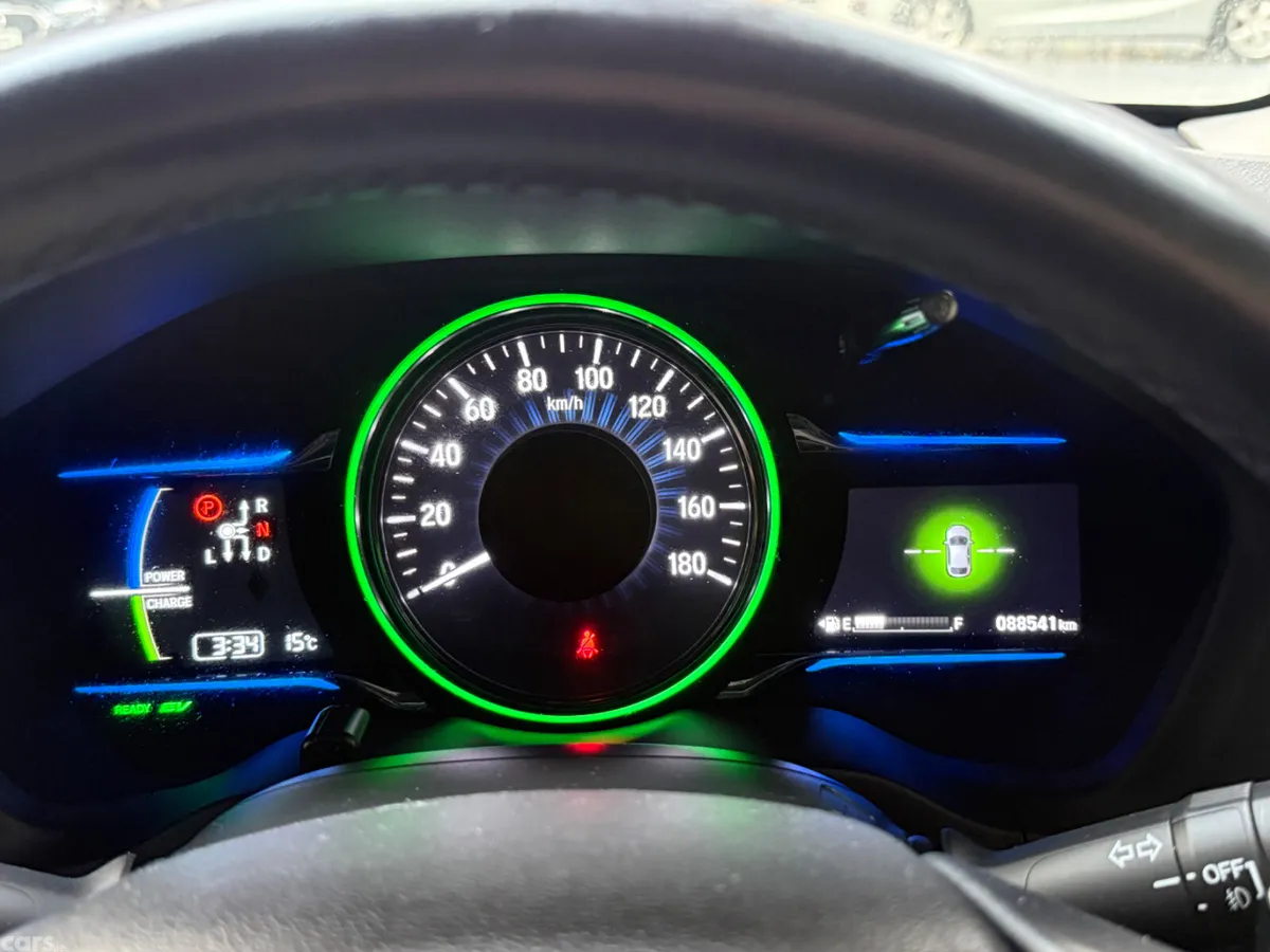 Honda Vezel Estate, Petrol Hybrid, 2016, White