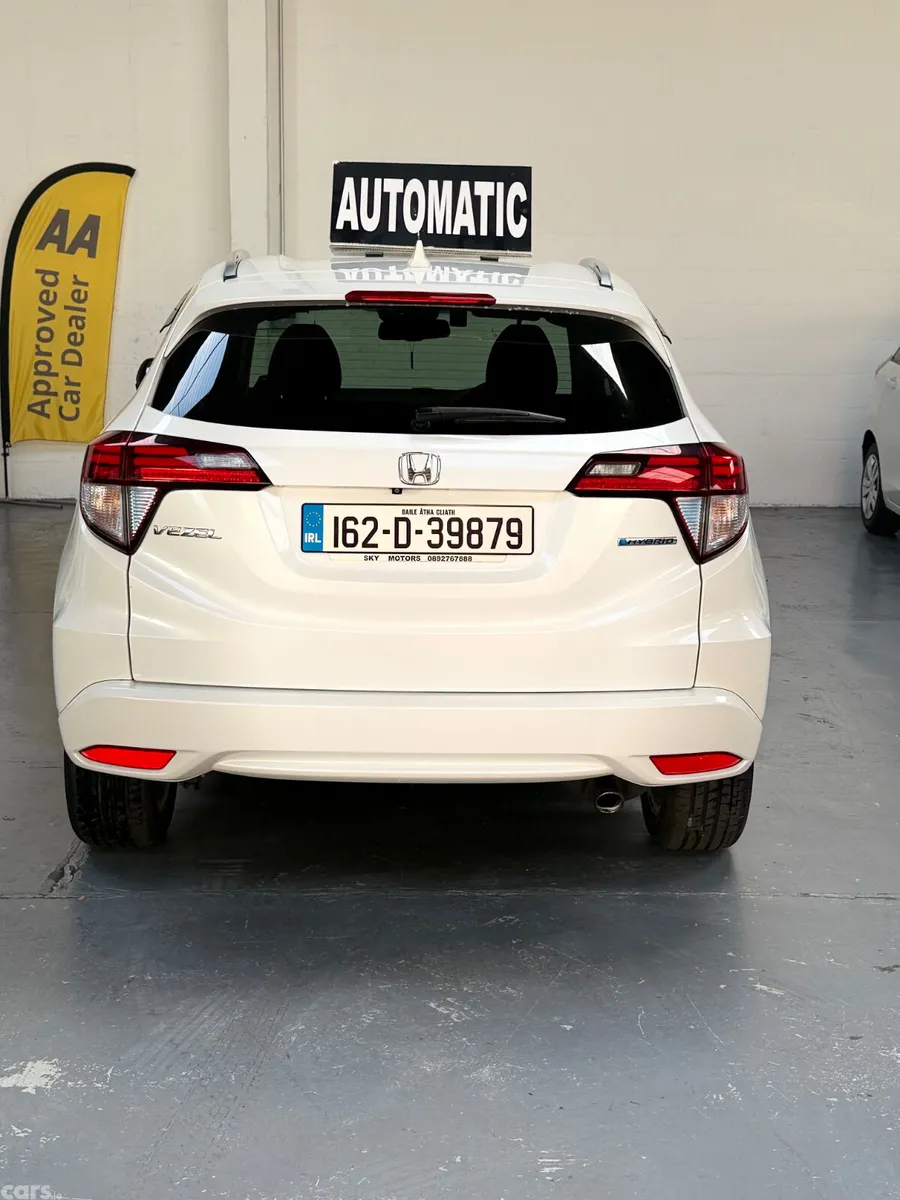 Honda Vezel Estate, Petrol Hybrid, 2016, White