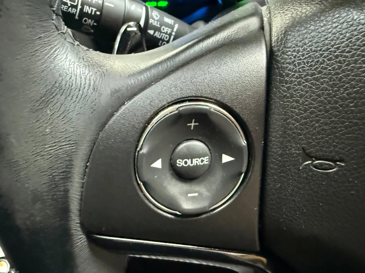 Honda Vezel Estate, Petrol Hybrid, 2016, White