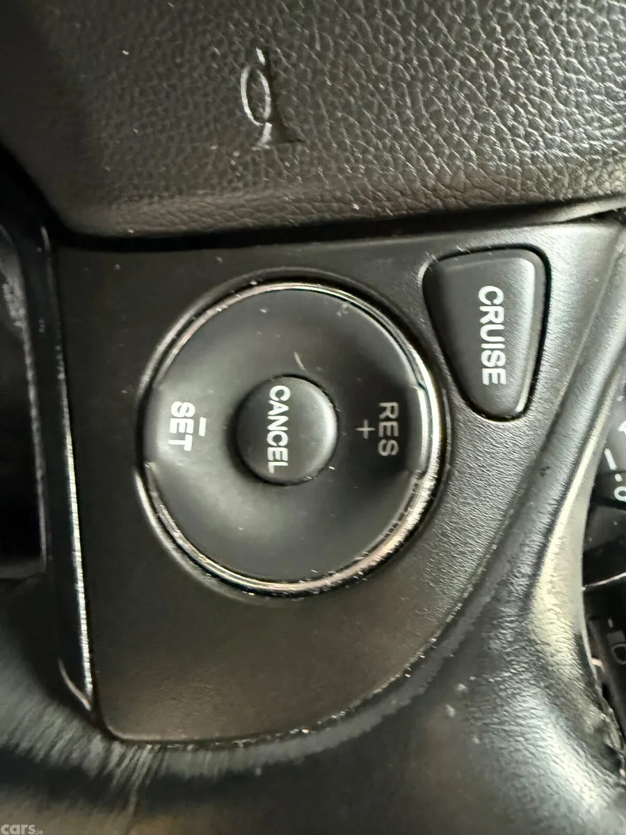 Honda Vezel Estate, Petrol Hybrid, 2016, White