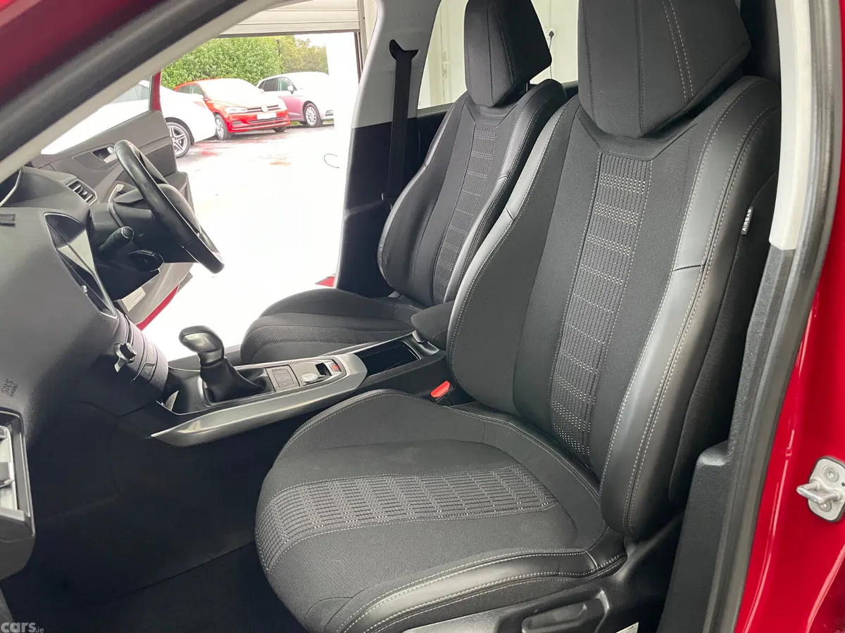 Peugeot 308 Hatchback, Diesel, 2018, Red