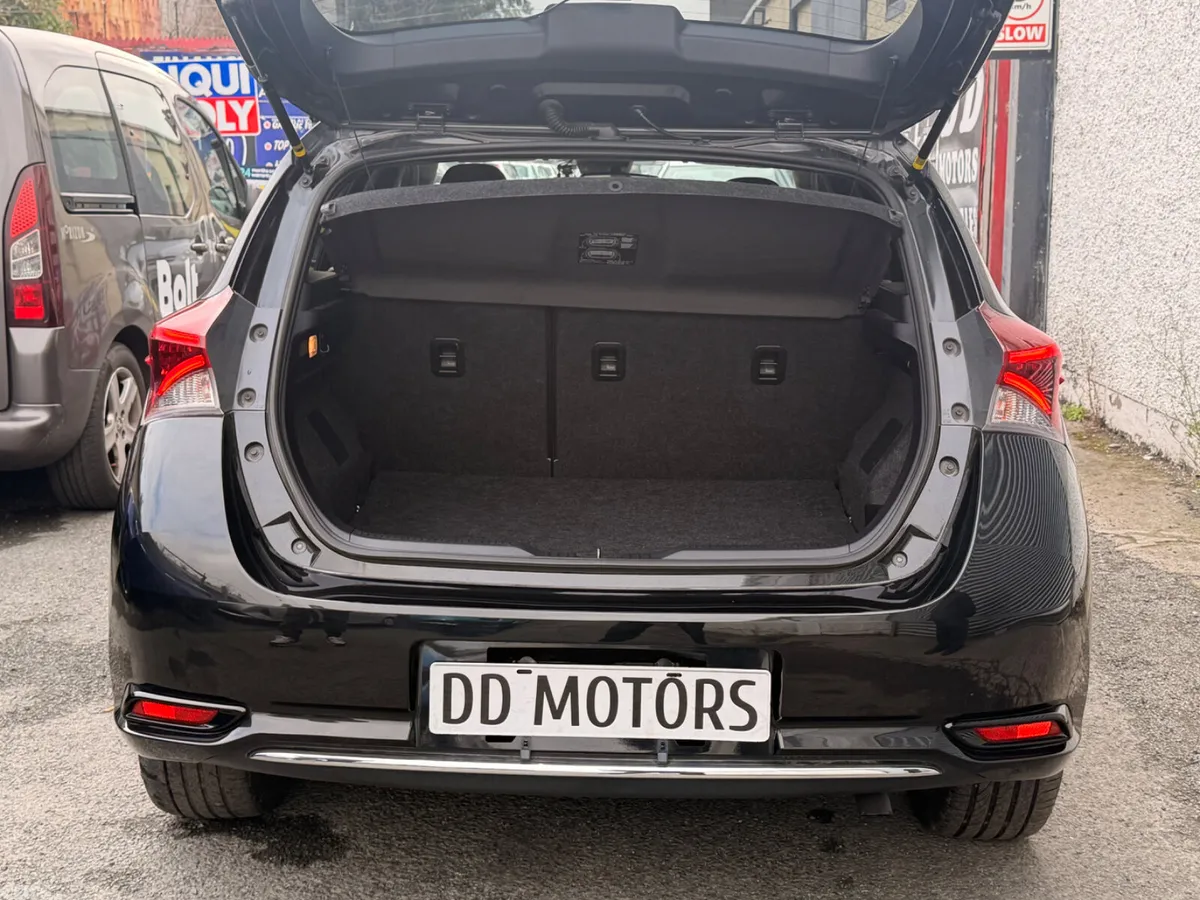 Toyota Auris Hatchback, Petrol Hybrid, 2016, Black