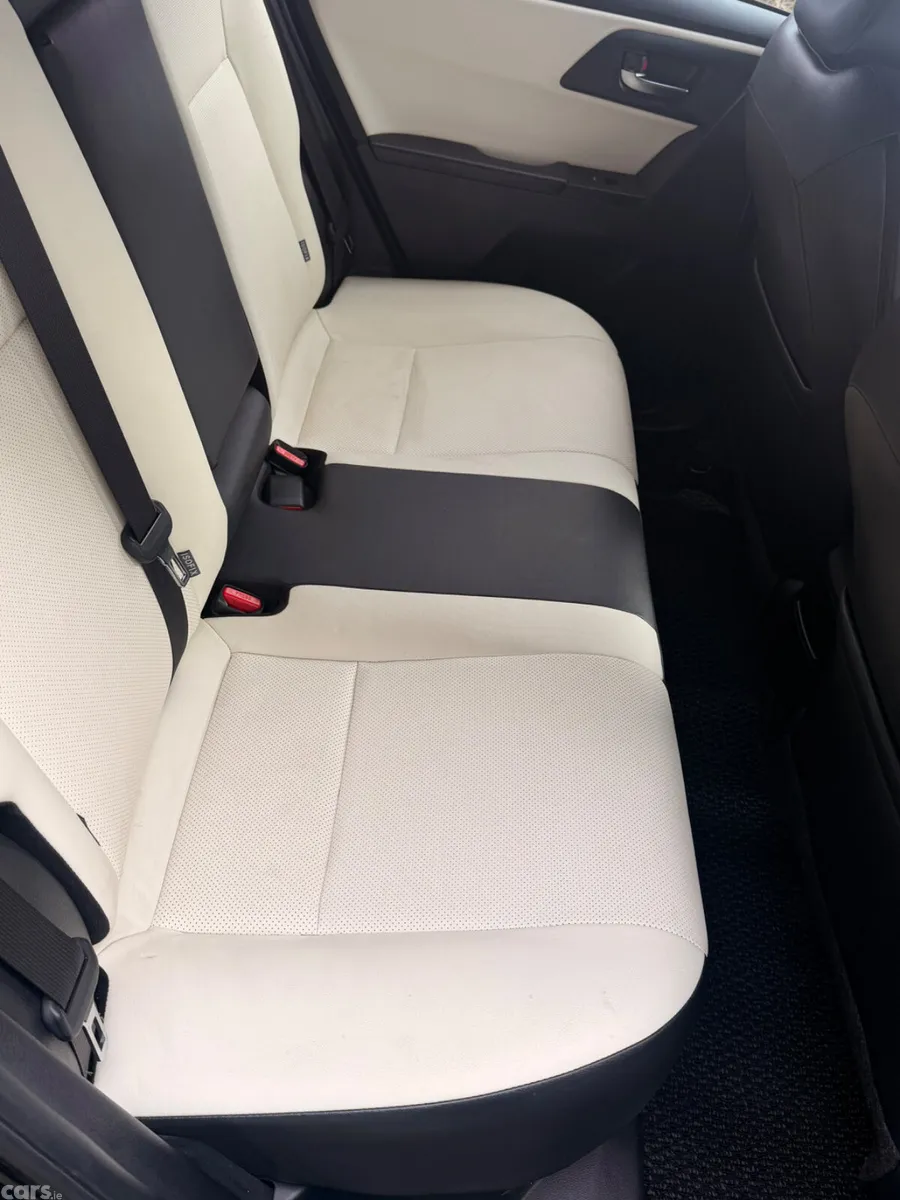 Toyota Auris Hatchback, Petrol Hybrid, 2016, Black