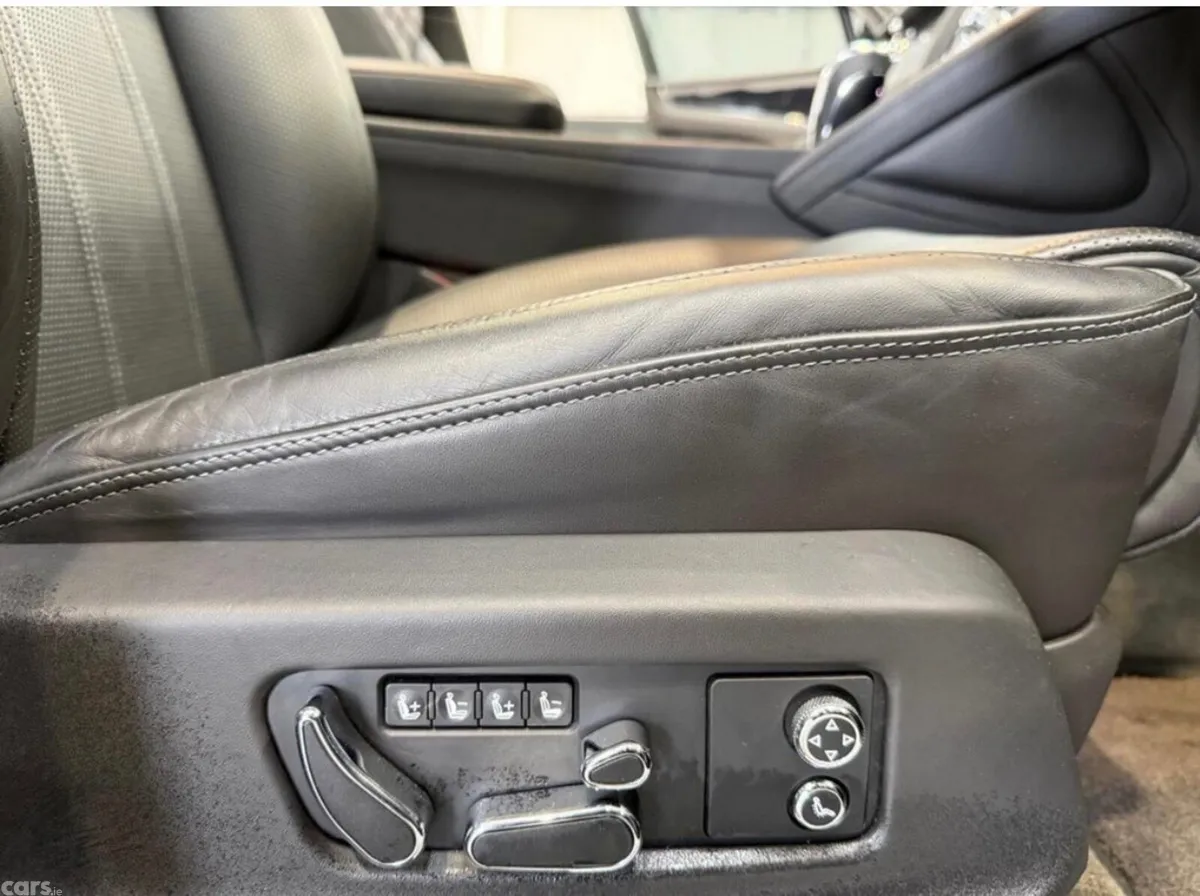 Bentley Bentayga SUV, Petrol Hybrid, 2022, Black