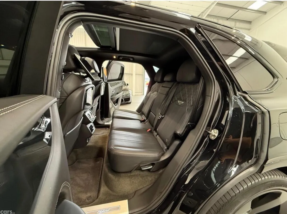 Bentley Bentayga SUV, Petrol Hybrid, 2022, Black