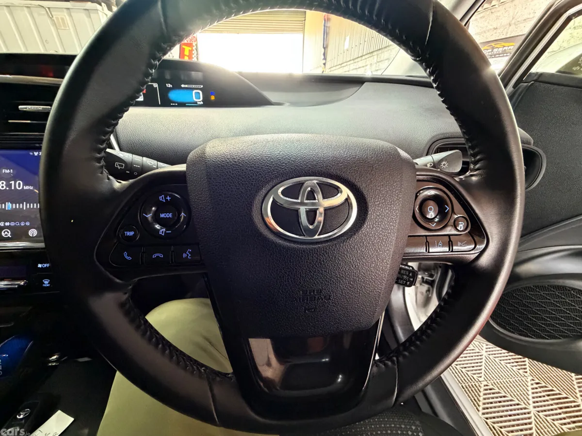 Toyota Prius Saloon, Petrol Hybrid, 2021, Silver
