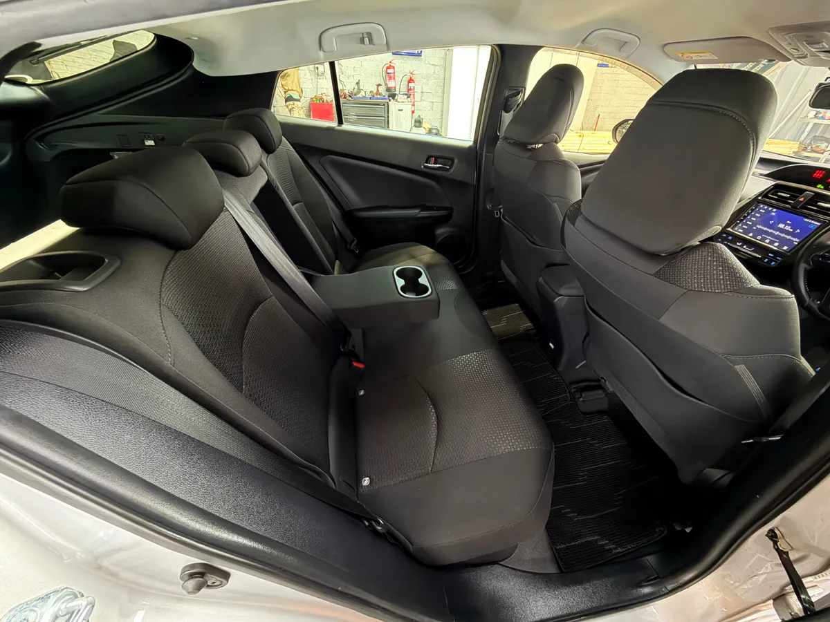 Toyota Prius Saloon, Petrol Hybrid, 2021, Silver