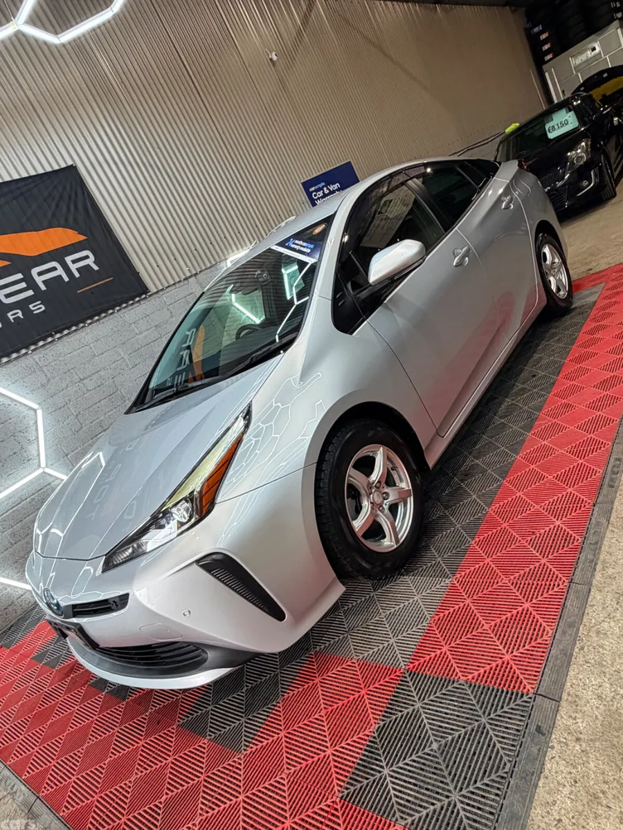 Toyota Prius Saloon, Petrol Hybrid, 2021, Silver