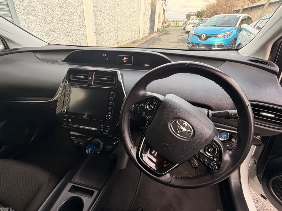 Toyota Prius Hatchback, Petrol Hybrid, 2022, White