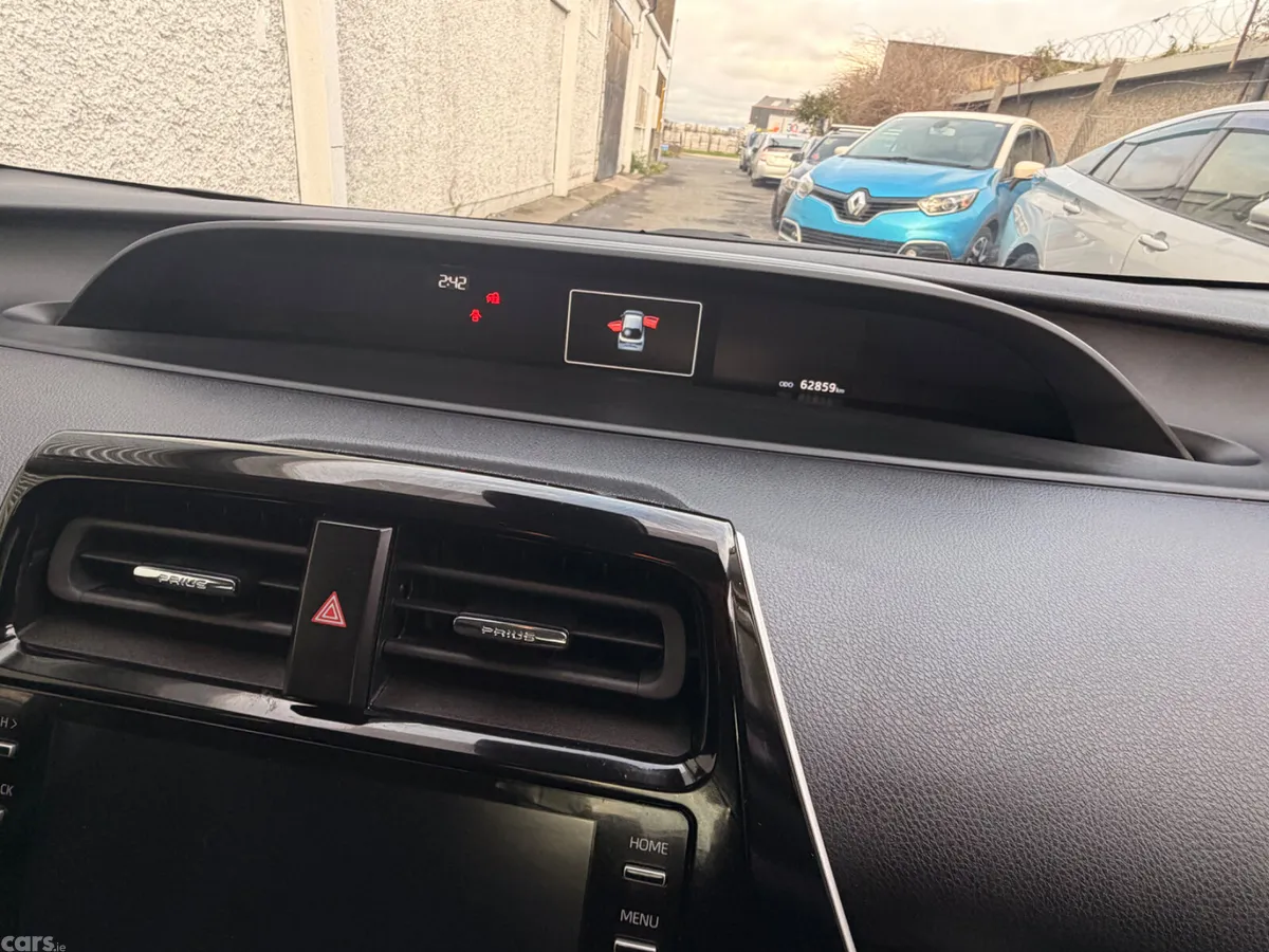 Toyota Prius Hatchback, Petrol Hybrid, 2022, White