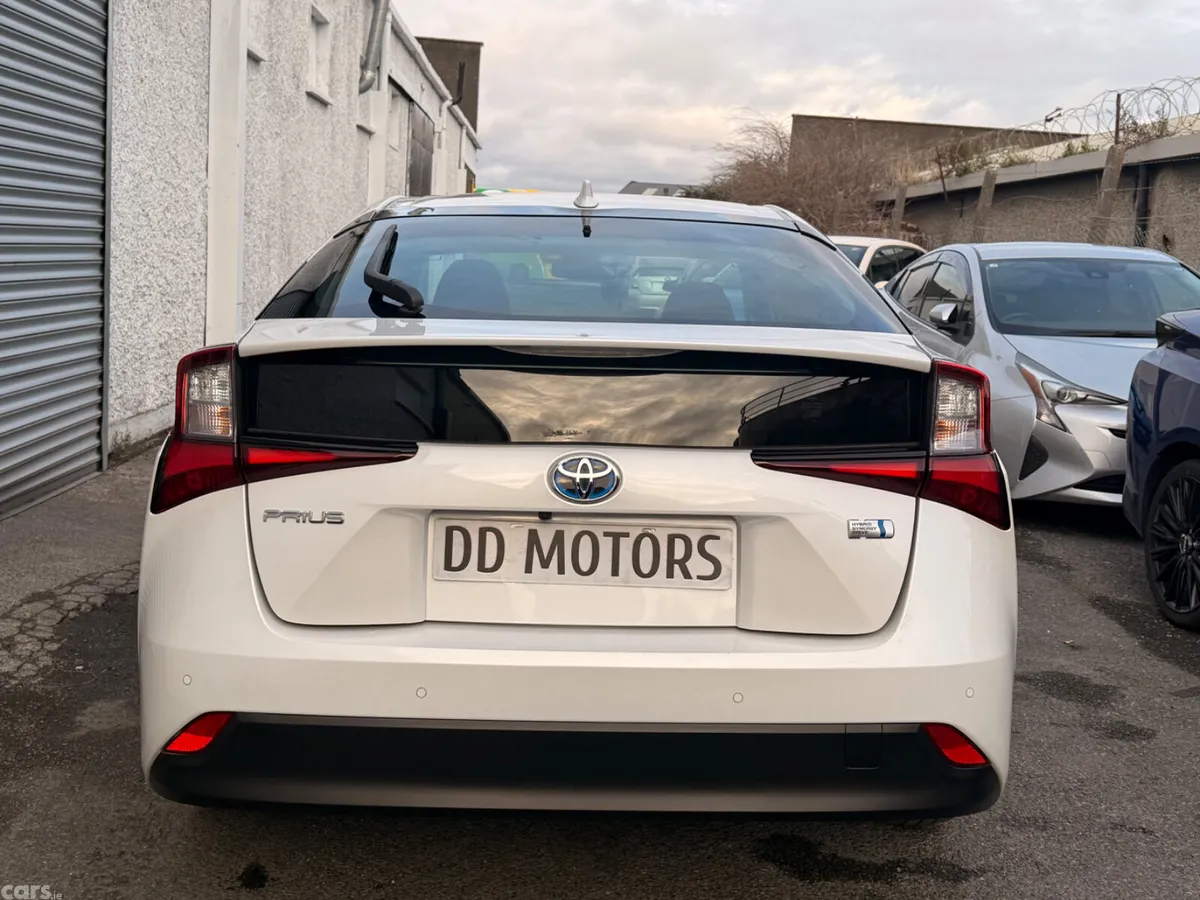 Toyota Prius Hatchback, Petrol Hybrid, 2022, White