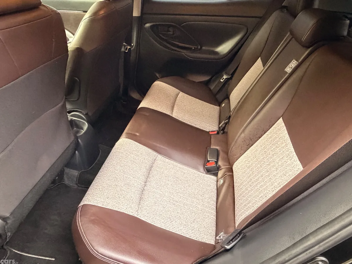 Toyota Yaris Cross SUV, Petrol Hybrid, 2021, Black