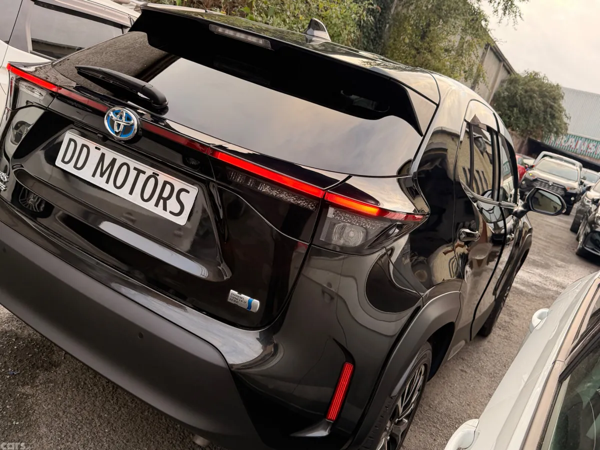 Toyota Yaris Cross SUV, Petrol Hybrid, 2021, Black