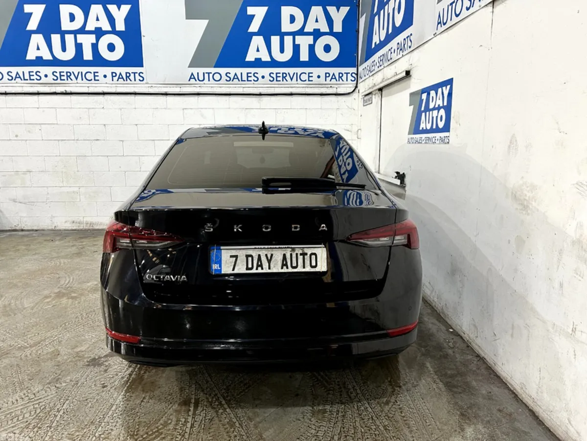 Skoda Octavia Hatchback, Diesel, 2023, Black