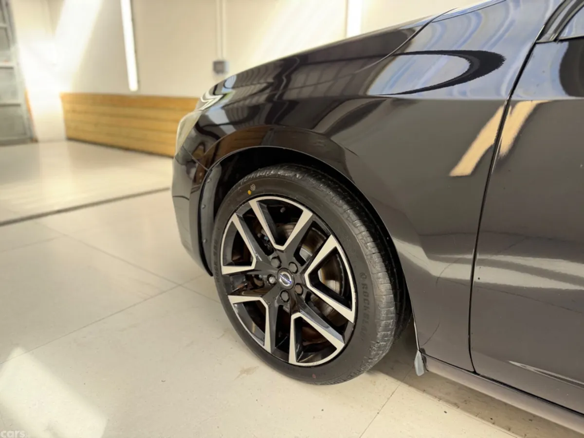 Volvo V60 Estate, Diesel, 2017, Black
