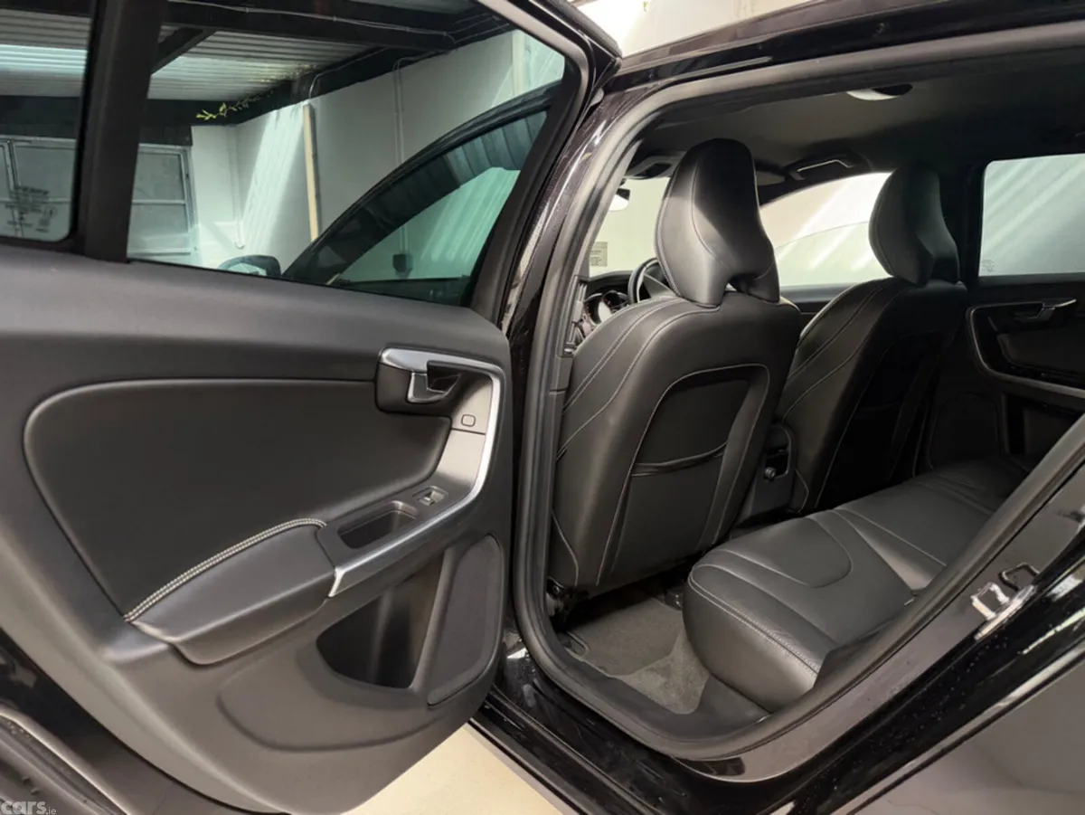 Volvo V60 Estate, Diesel, 2017, Black