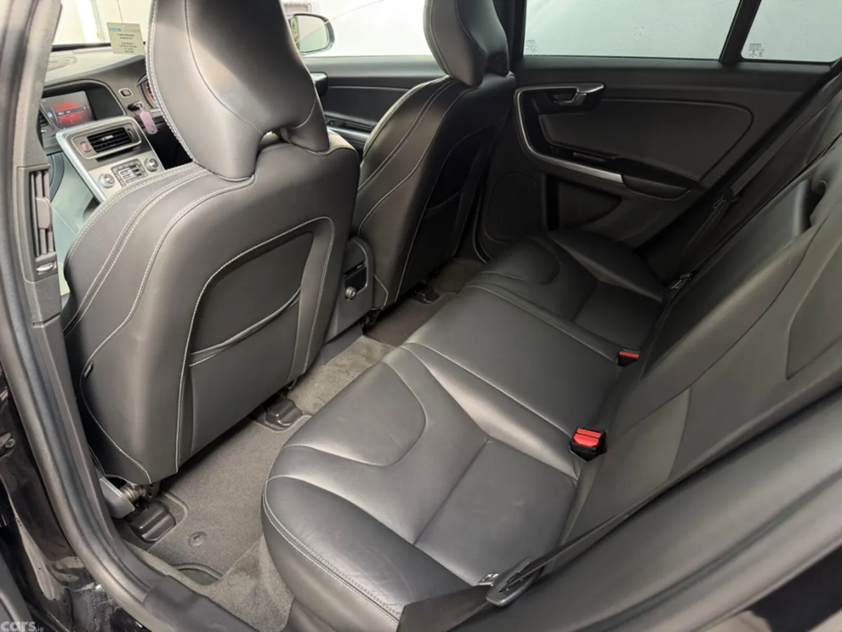 Volvo V60 Estate, Diesel, 2017, Black