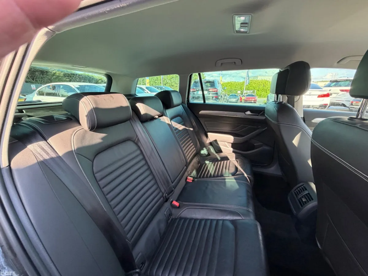 Volkswagen Passat Estate, Petrol Hybrid, 2022, Grey