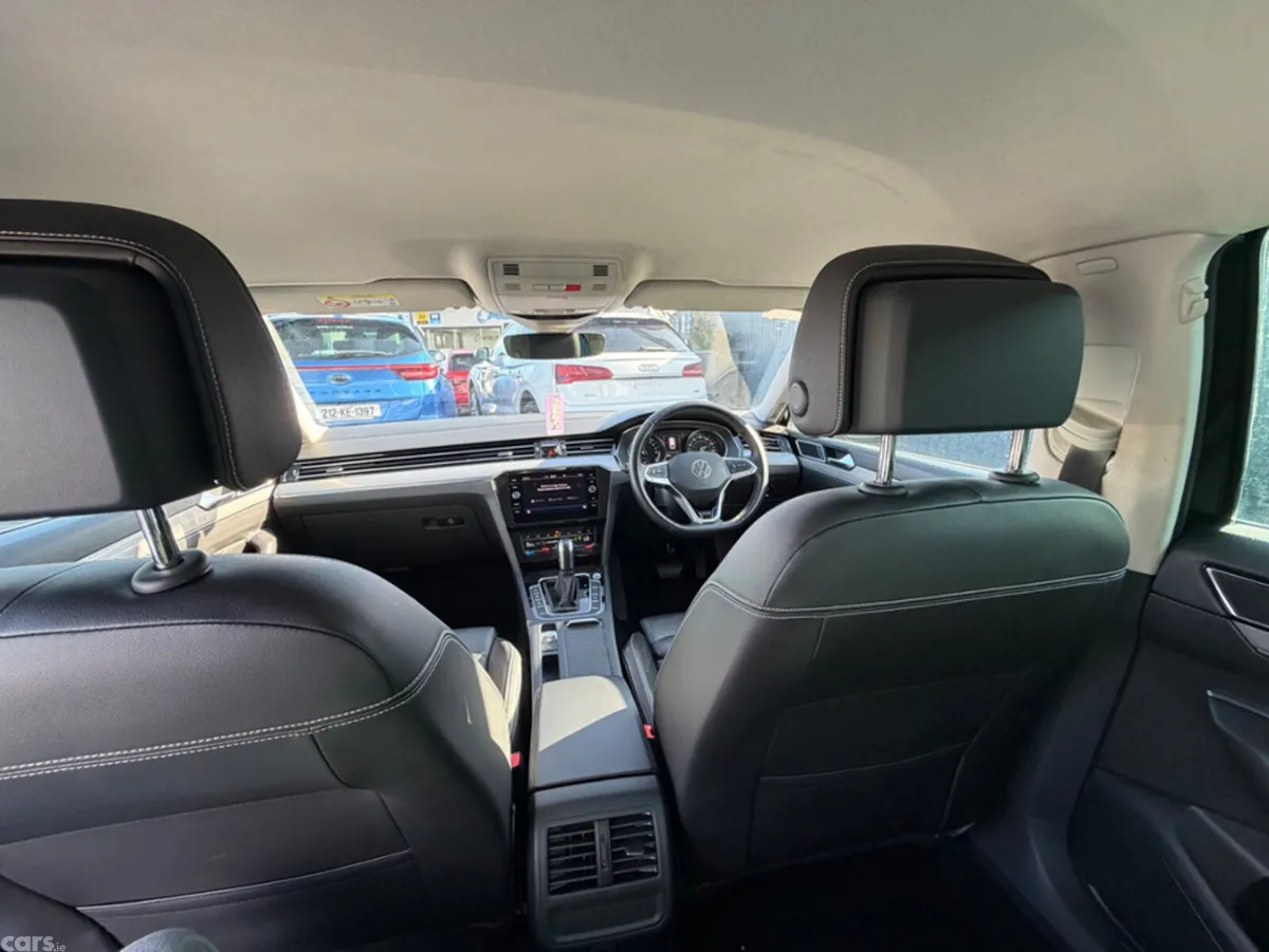 Volkswagen Passat Estate, Petrol Hybrid, 2022, Grey