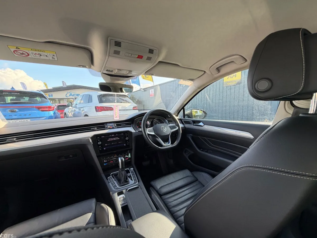 Volkswagen Passat Estate, Petrol Hybrid, 2022, Grey