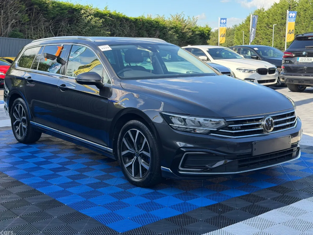 Volkswagen Passat Estate, Petrol Hybrid, 2022, Grey