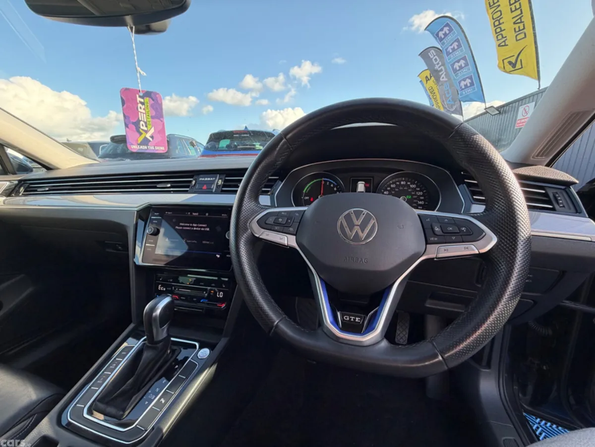 Volkswagen Passat Estate, Petrol Plug-in Hybrid, 2022, Grey