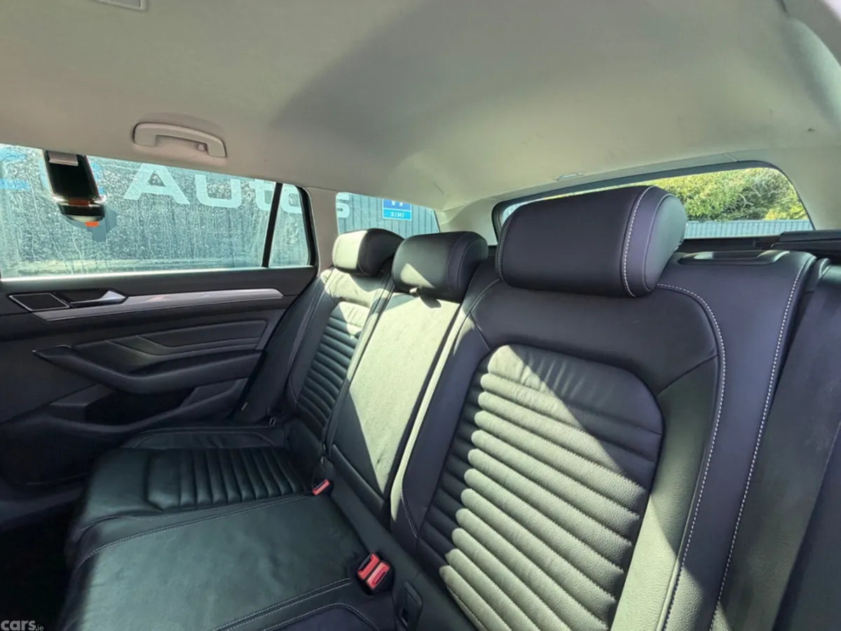 Volkswagen Passat Estate, Petrol Plug-in Hybrid, 2022, Grey