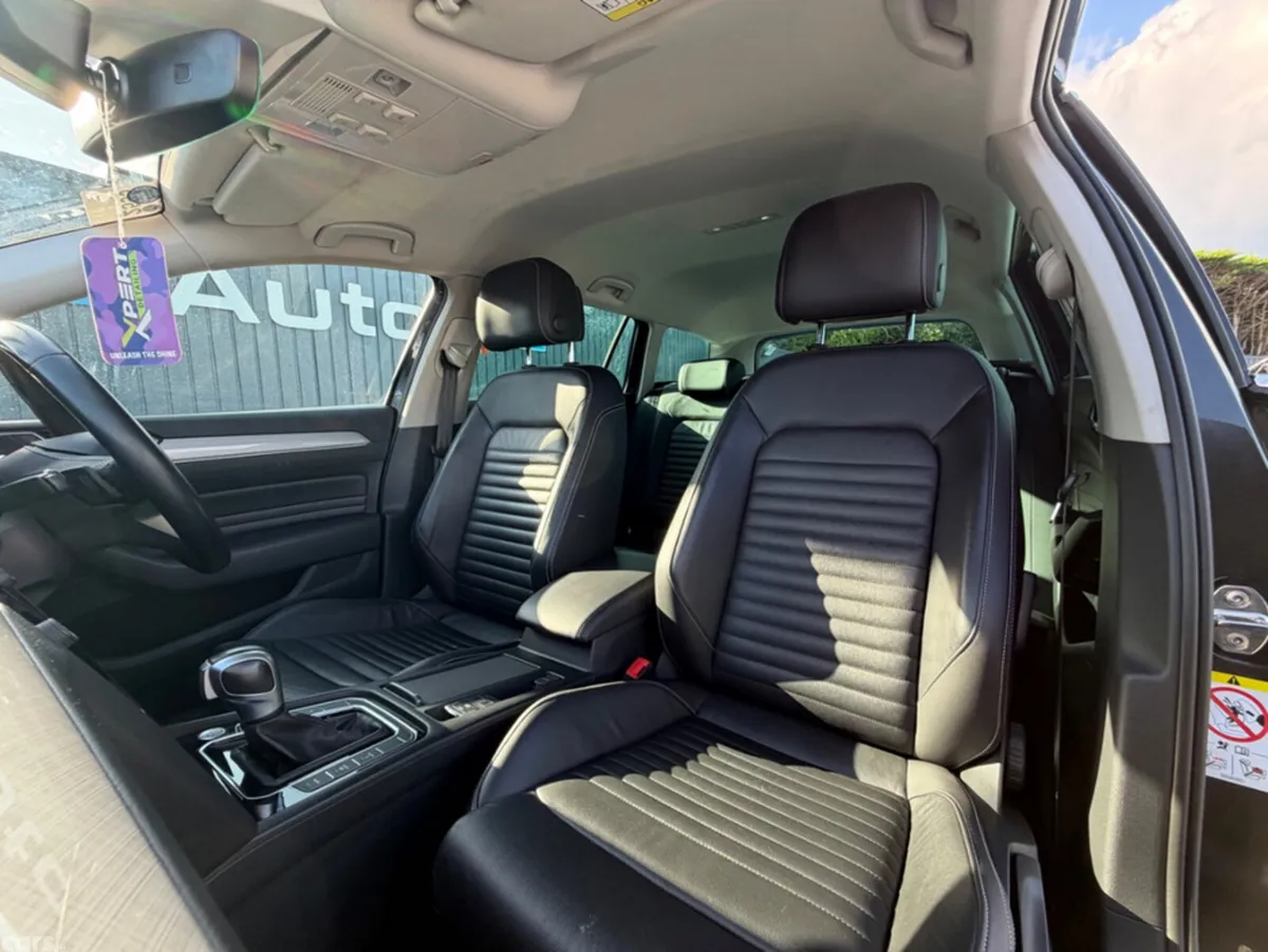 Volkswagen Passat Estate, Petrol Hybrid, 2022, Grey