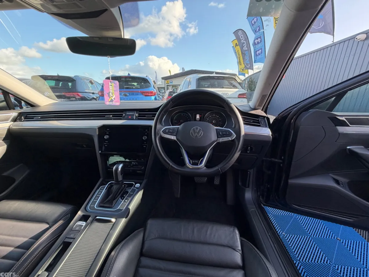 Volkswagen Passat Estate, Petrol Plug-in Hybrid, 2022, Grey
