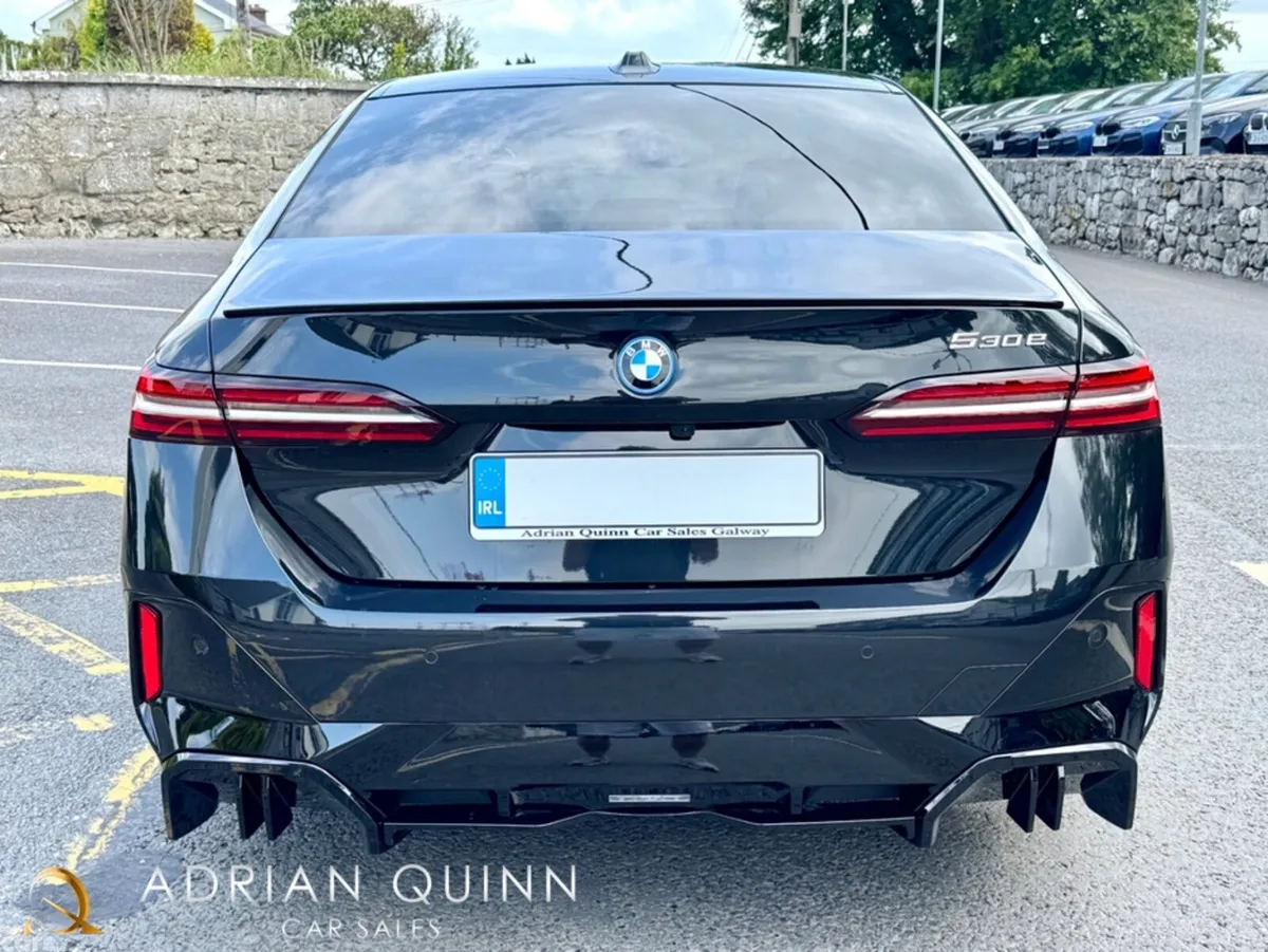 BMW 5-Series Saloon, Petrol Plug-in Hybrid, 2024, Black