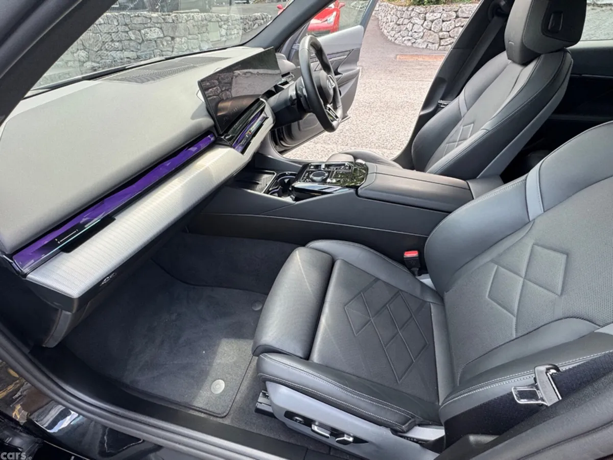 BMW 5-Series Saloon, Petrol Plug-in Hybrid, 2024, Black