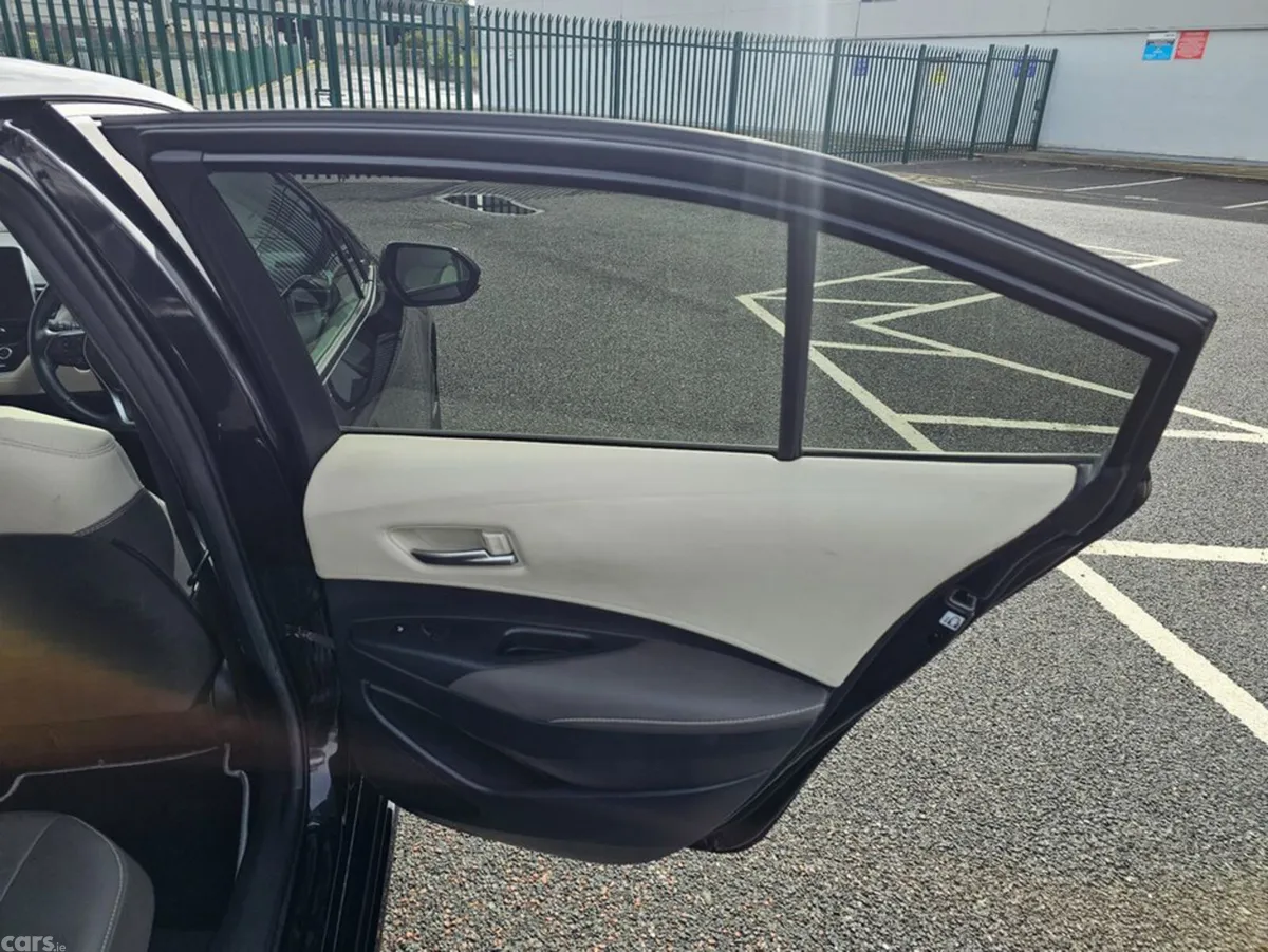 Toyota Corolla Saloon, Petrol Hybrid, 2022, Black