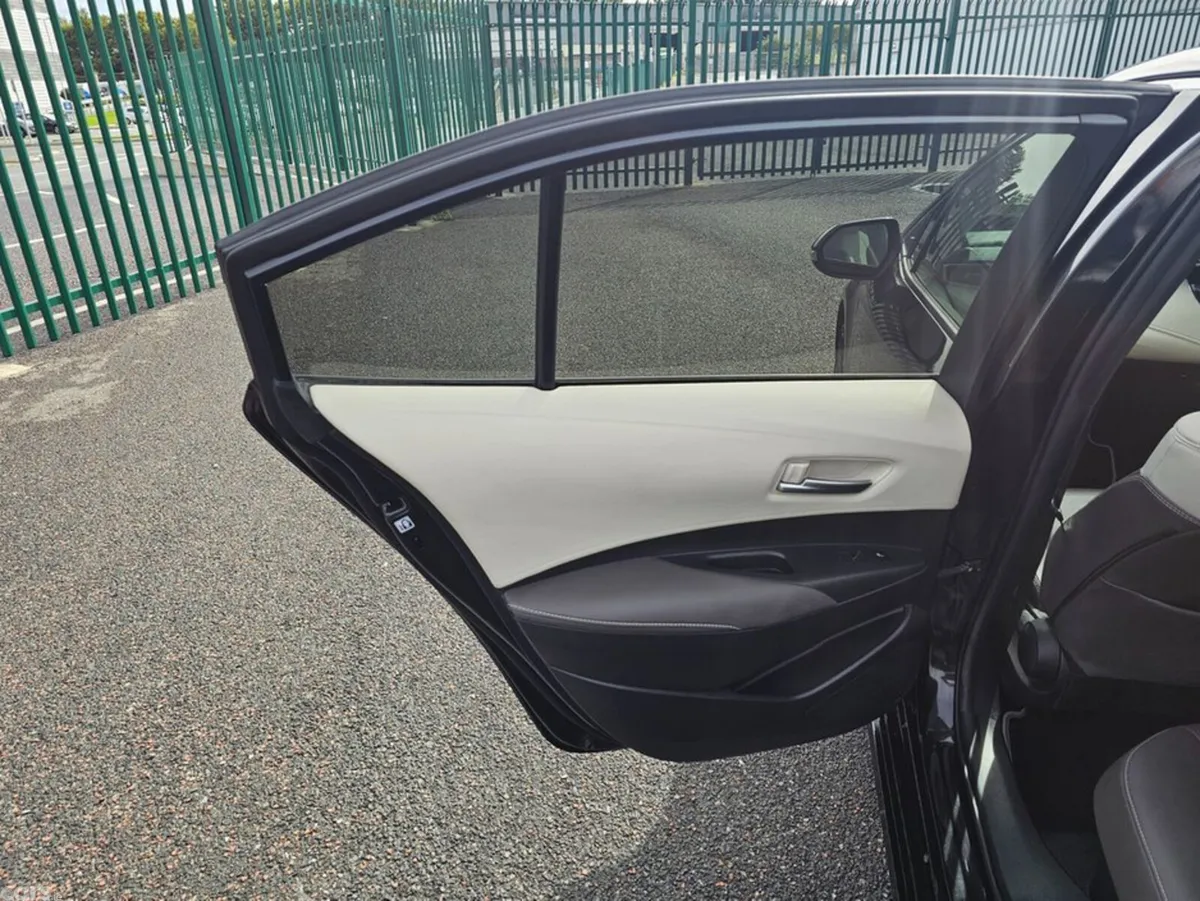 Toyota Corolla Saloon, Petrol Hybrid, 2022, Black