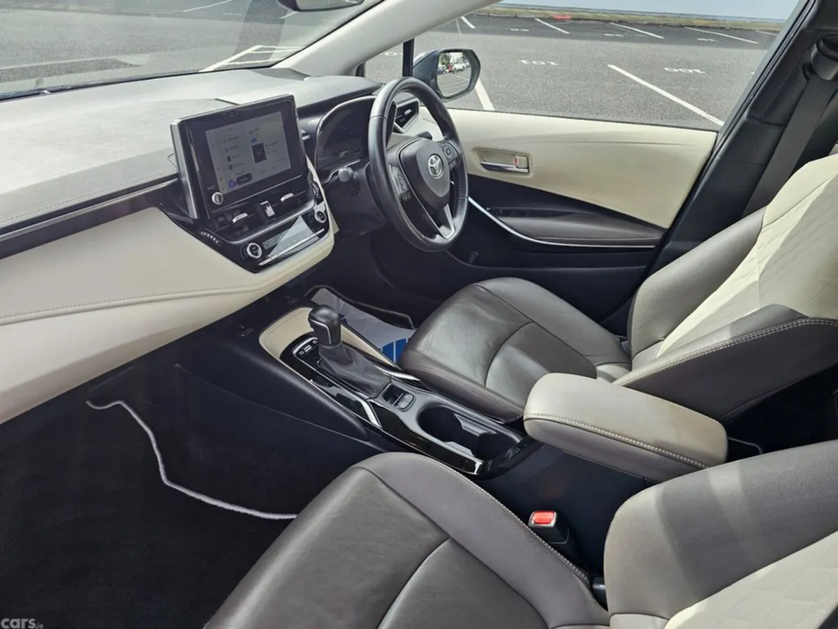 Toyota Corolla Saloon, Petrol Hybrid, 2022, Black