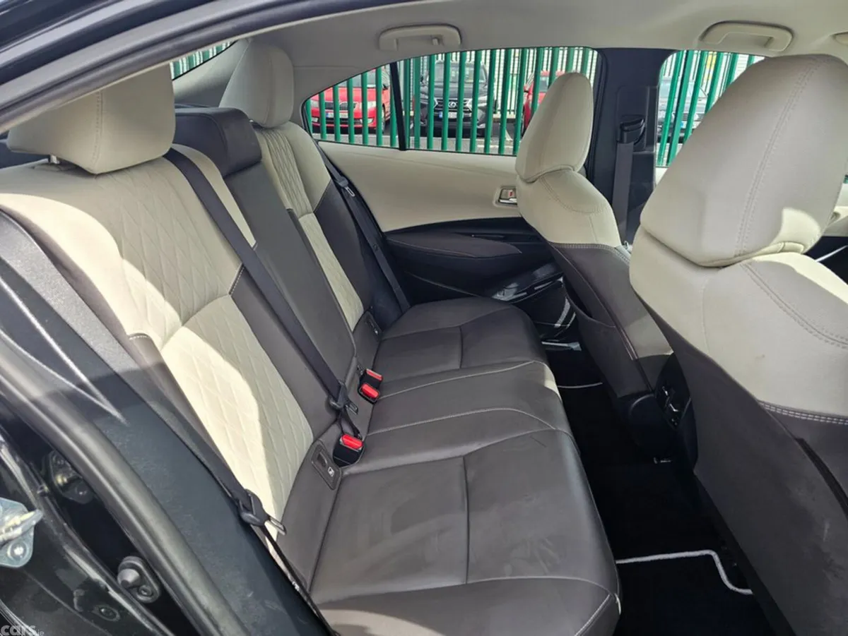 Toyota Corolla Saloon, Petrol Hybrid, 2022, Black