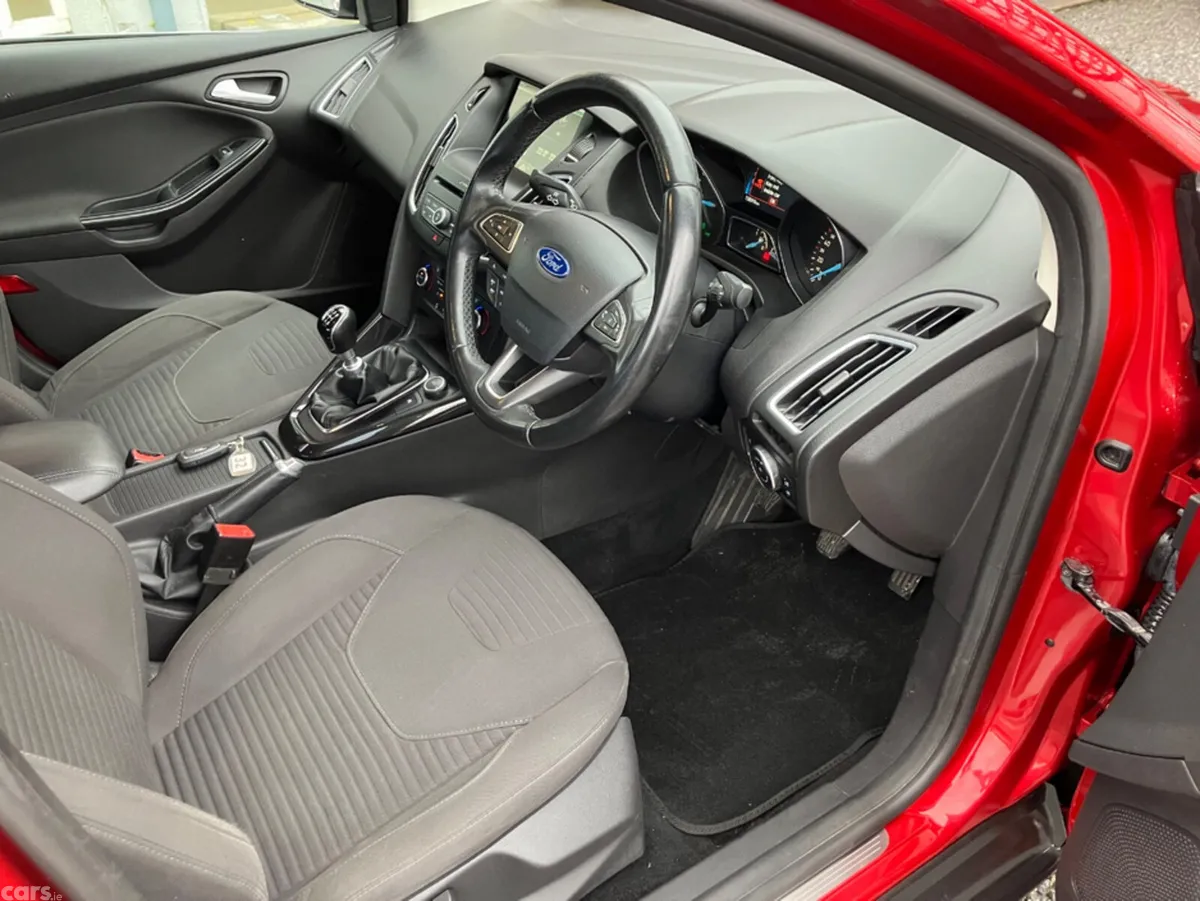 Ford Focus Saloon, Diesel, 2016, Red