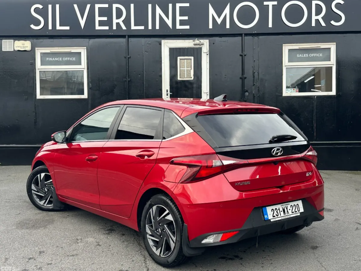 Hyundai i20 Hatchback, Petrol, 2023, Red