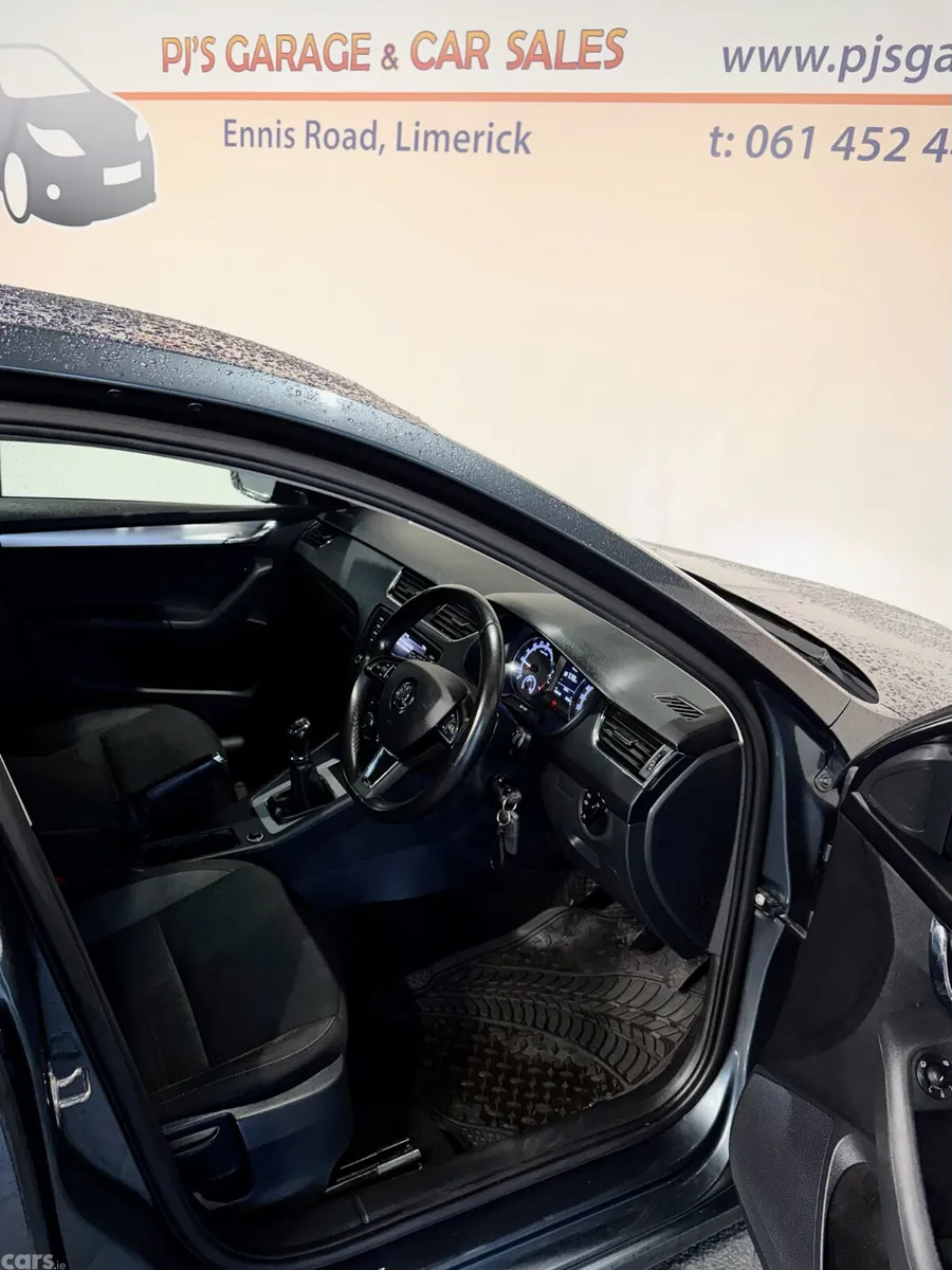 Skoda Octavia Hatchback, Diesel, 2019, Grey