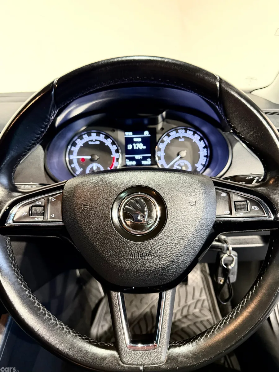 Skoda Octavia Hatchback, Diesel, 2019, Grey