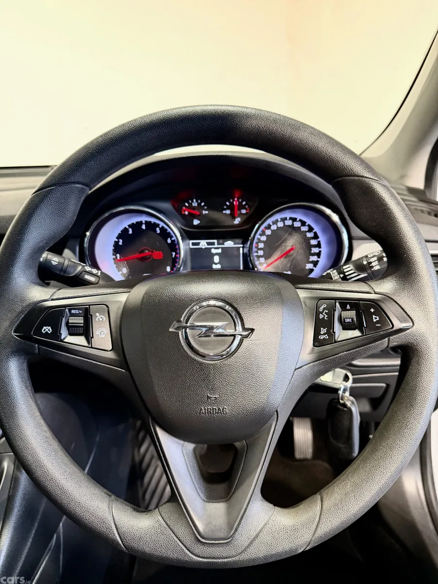 Opel Astra Hatchback, Petrol, 2017, Grey