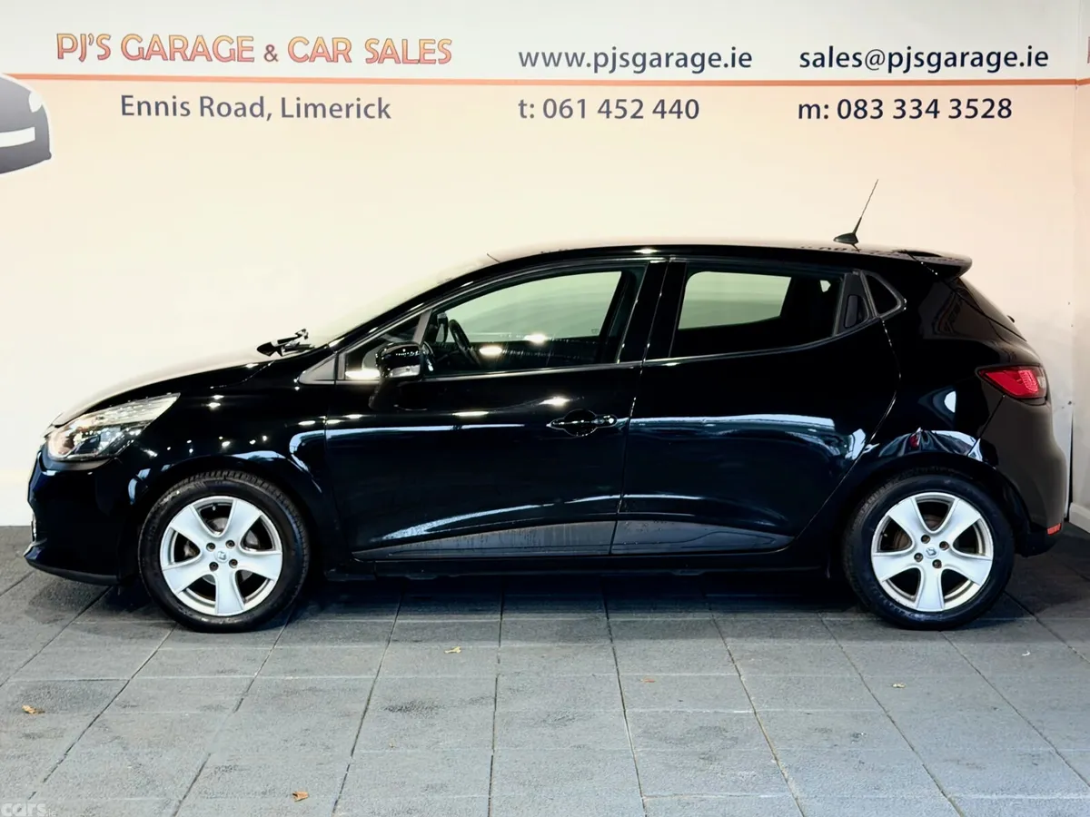Renault Clio Hatchback, Petrol, 2015, Black