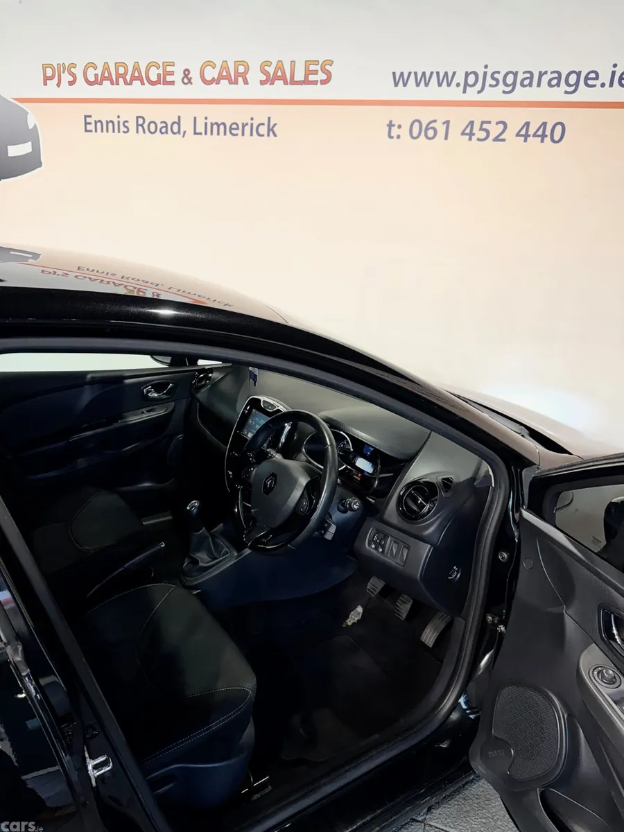 Renault Clio Hatchback, Petrol, 2015, Black
