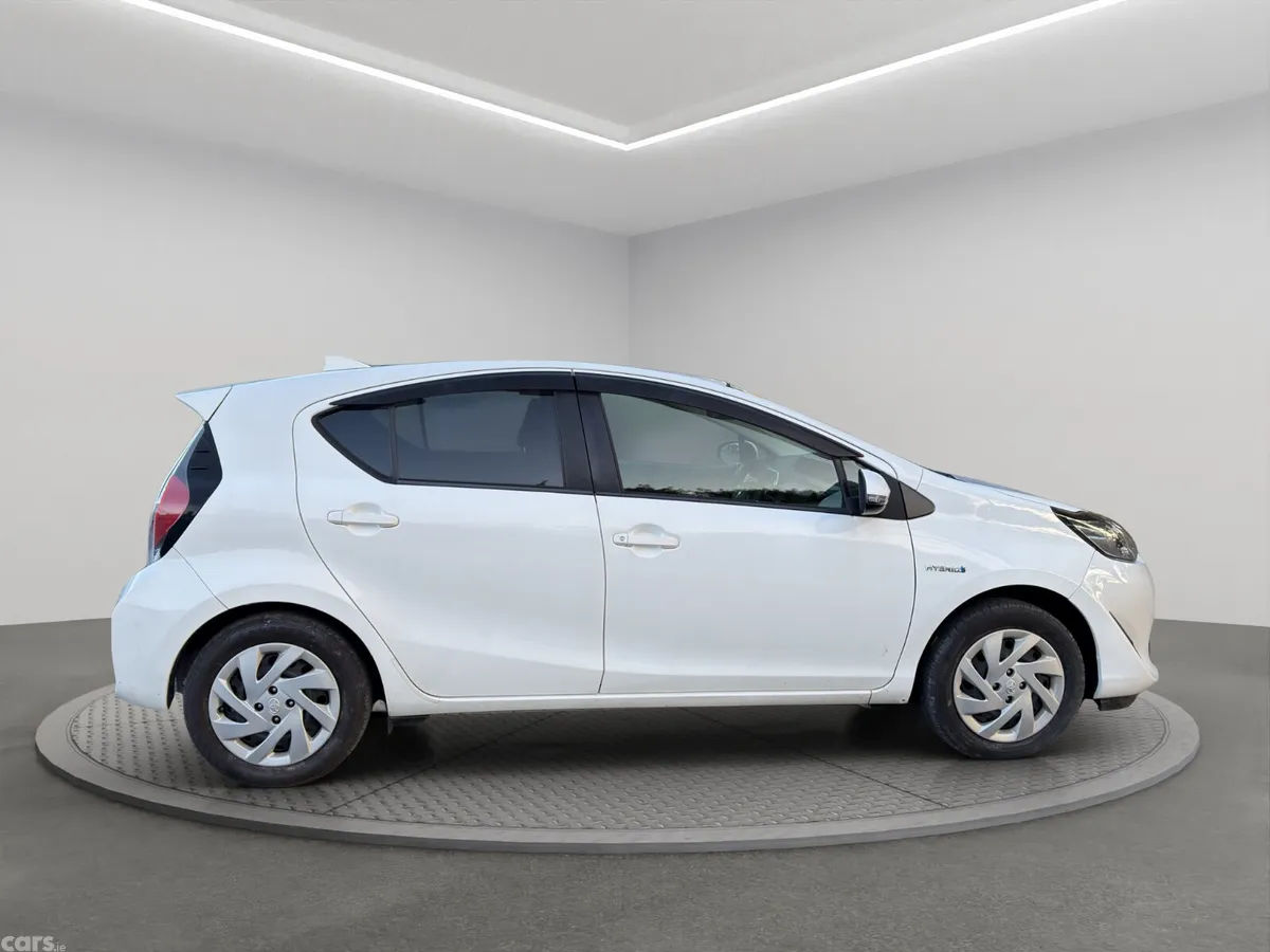 Toyota Aqua Hatchback, Petrol Hybrid, 2019, White