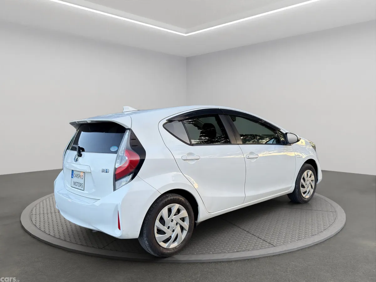 Toyota Aqua Hatchback, Petrol Hybrid, 2019, White