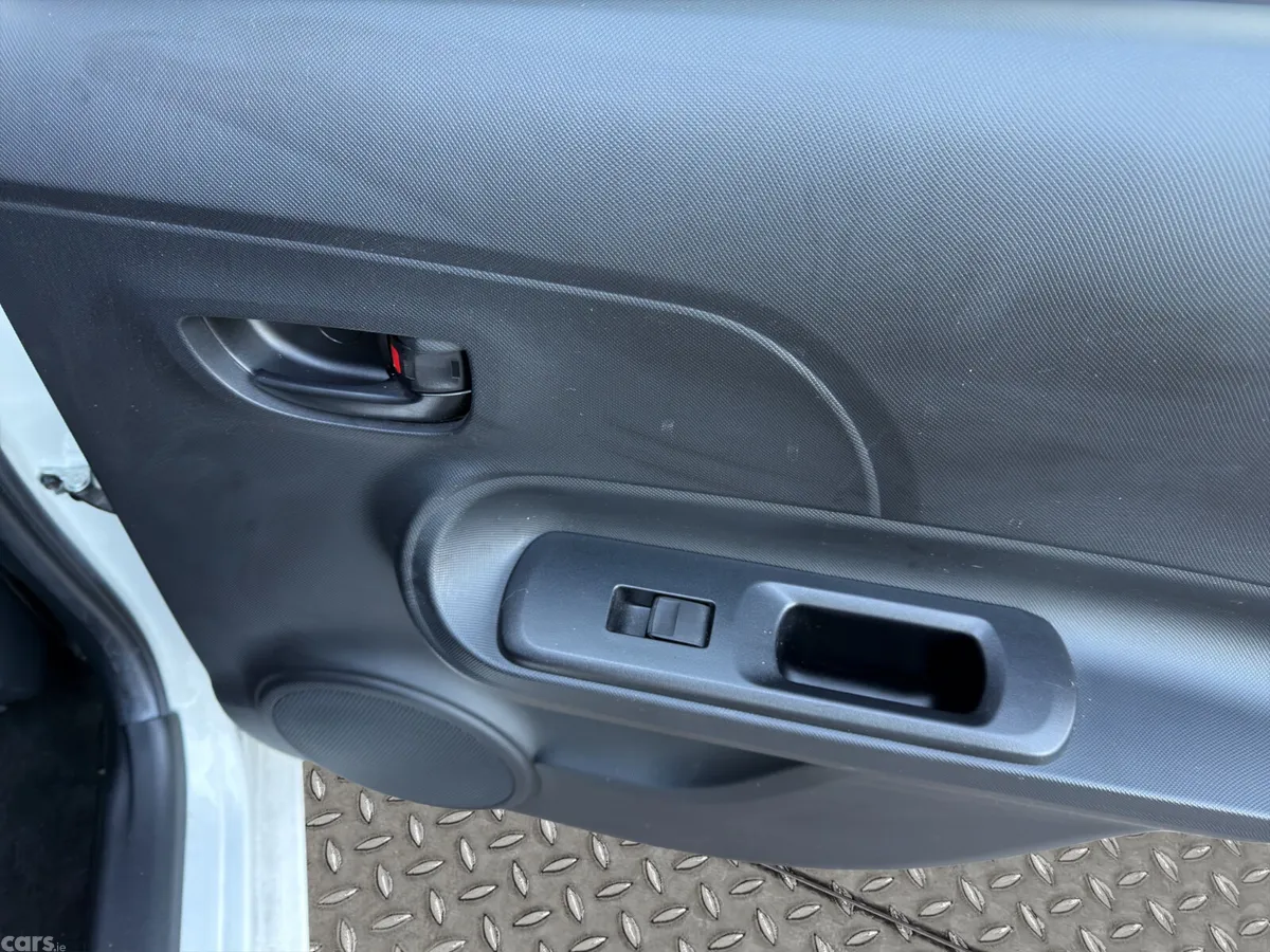 Toyota Aqua Hatchback, Petrol Hybrid, 2019, White
