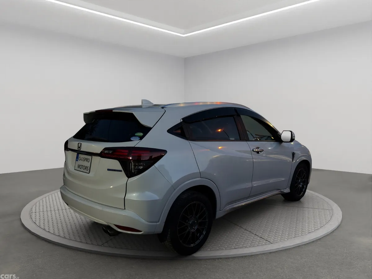 Honda Vezel Hatchback, Petrol Hybrid, 2019, White