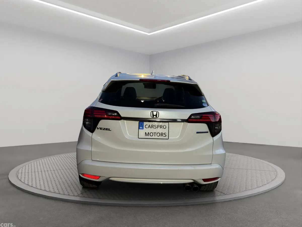 Honda Vezel Hatchback, Petrol Hybrid, 2019, White