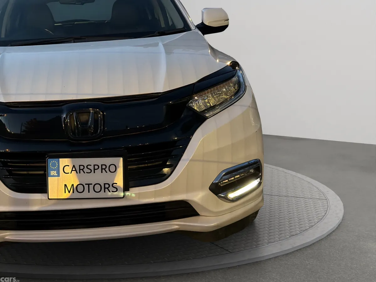Honda Vezel Hatchback, Petrol Hybrid, 2019, White